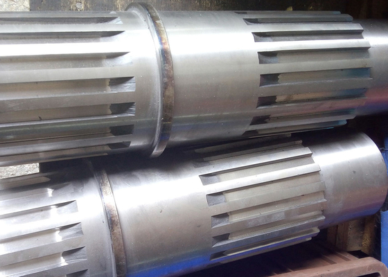 Output Transmisi Disesuaikan Spline Gear Shaft Alloy Steel 20Cr2Ni4