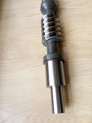697mm Diameter Luar Reduksi Ganda Worm Gear Reducer Untuk Aplikasi Beban Berat