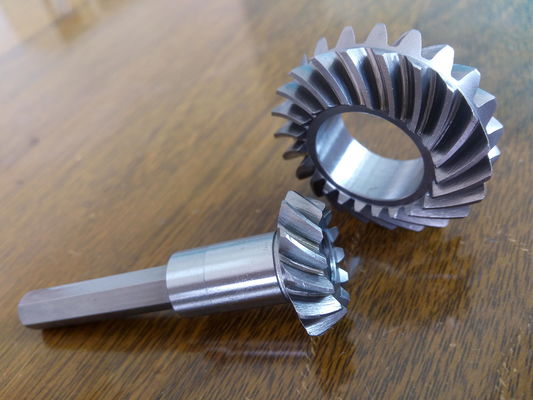 8 Gear Bevel Spiral Sisi Dua dengan Desain Permukaan Hiperbolik untuk Peningkatan Kapasitas Beban