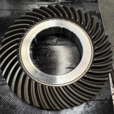 Spiral Bevel Gears Penggabungan bertahap dan kontak gigi ganda untuk transfer daya yang halus dan kuat